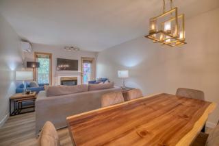 Bow Valley Chalets-Entire 2 King Bedrooms townhouse - 8