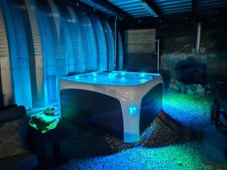 Hill Country Hangar with hottub, 7 minutes from the river and lake - Canyon Lake - 7