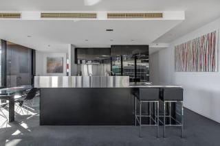 Docklands City Escape Views Pool Gym & Parking - 3