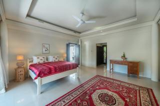 Luxury 3 Bed Villa with pool in great location with Beachfront Spa access - 1