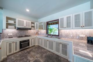 Luxury 3 Bed Villa with pool in great location with Beachfront Spa access - Sanur - 3