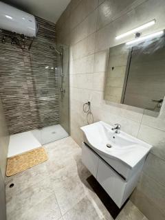 Bright 3 Bedroom Apartment in Gzira - Il-Gżira - 4