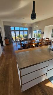 Home with Amazing Lake and Mountain Views - Wanaka - 3