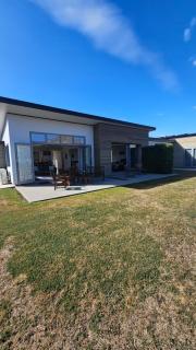 Home with Amazing Lake and Mountain Views - Wanaka - 1