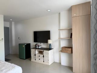 Five Loaves Beds Patong - Patong Beach - 8