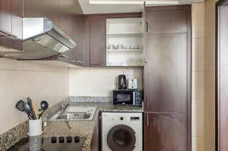 Silkhaus Vacation Homes Exclusive 1BDR Stay at Sky Gardens in DIFC - 2
