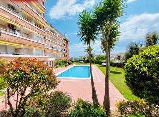 Simpático piso con 2 piscinas y vistas al mar - 9