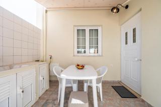 The Dockside Stay - Steps away from the Beach - 1