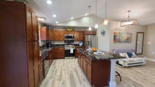 Luxury 800 Sq Ft 1 bedroom Suite Full Large Kitchen Free Laundry - Keaau - 8