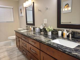 Luxury 800 Sq Ft 1 bedroom Suite Full Large Kitchen Free Laundry - Keaau - 4