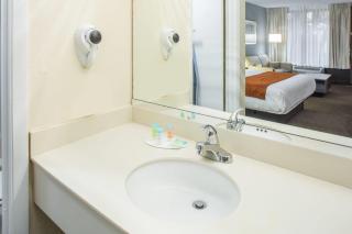 Days Inn & Suites by Wyndham Orlando Airport - Orlando - 3