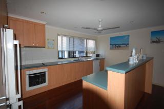 Beachcomber - Rainbow Beach - 3