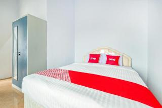 OYO 1906 Zhafira Guest House Syariah - Makassar - 2
