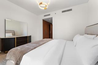 3BR Central Park, Prime Dubai Location - 1