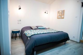 L'Atelier Dollonnais Gîte spacieux en Sarthe avec studios, piscine chauffée et home cinéma - Dollon - 4