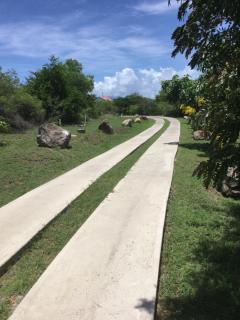 The Beach House and 2 appartments for full or separate rental, all with a private beach - 1