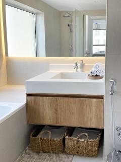 Fav 2-Bedroom by The Beach in JBR Bahar with stunning Marina View - 3
