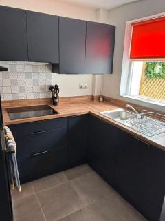 Corner Cottage - Derby - 3