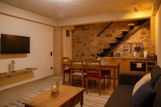 Limni Stone Apartments - Limne - 0