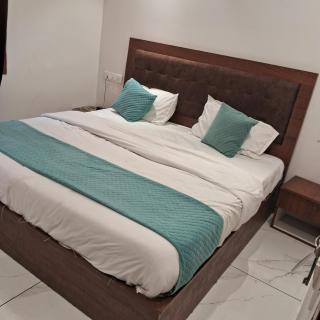 Hotel White Rock Zirakpur - 3