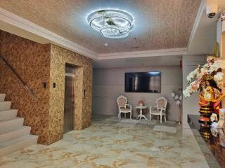 Skyluxe Hotel - Sampong - 8
