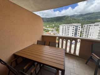 1 Bedroom apartment in Budva with Mountain View - Budva - 8