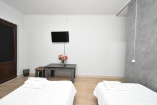 Runway Rooms - - 4