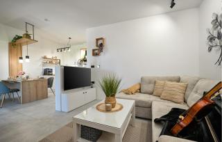 Stunning Home In Luzan Biskupecki With Sauna - - 7