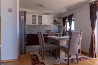 Apartment Ivana - Kastel Novi - 3