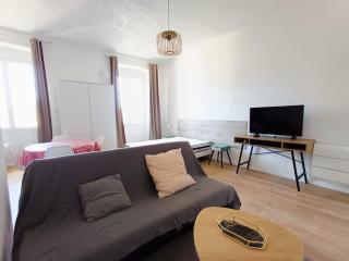Magnifique Grand 30m2 refait à neuf en 2025 lumineux 4 couchages hyper centre Corte 13 cours paoli wifi tv lave linge - Corte - 1