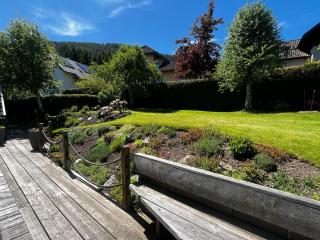 Stunning Luxury Holiday Accommodation, Sleeps 4, Living Room, Kitchen, Games Room and Bar - - 6