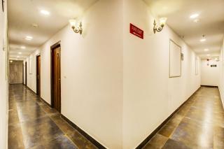 Super Townhouse Rcc Hotel Banjara Hills - Hyderabad - 8