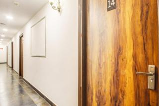 Super Townhouse Rcc Hotel Banjara Hills - Hyderabad - 7