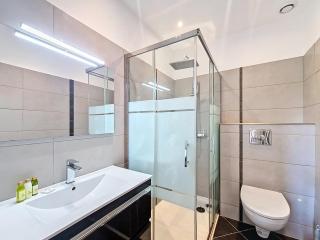 Nestor&Jeeves - JEAN MEDECIN - Central - Modern - Nice - 3
