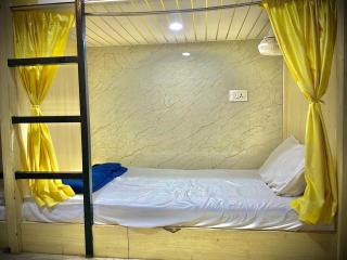 COZY NEST Homestay & Rooftop Cafe - Agra - 9
