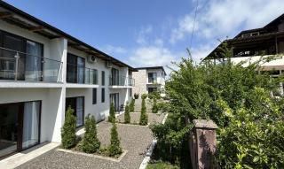 Cottages - Townhouses - Ureki - 0