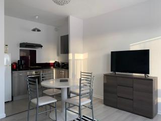 Studio Colonel à Rochefort, proche Thermes avec Parking privé - 2