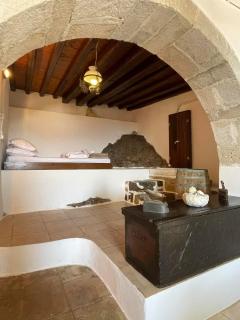 18th Century Traditional Sunset House - Castrum Traditional Suites - Plaka Milou - 1