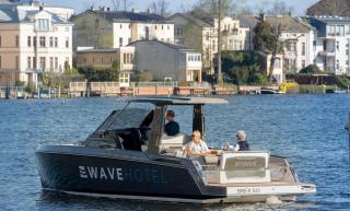 Waveboard Hotel & Boardinghouse - 1