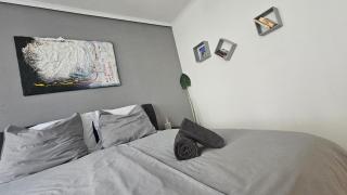 Top Central Stay - Cozy Bedroom & Kitchen in the Heart of the City and Hauptbahnhof - Wuppertal - 8