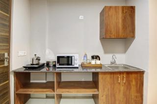 Limrwood stay premier golf course road -sector 42 - Gurgaon - 2