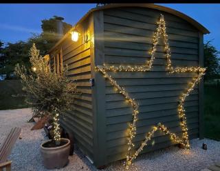 Hidden Gem Luxury Shepherd Hut - Pea Pod - Wimbish - 1