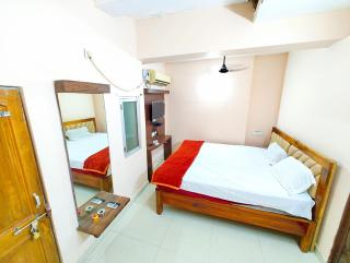 HOTEL THE HASABASA ! PURI - A Fully Air Conditioned Hotel Near Sea Beach - With Room Service, Parking, Free Wifi, Spacious & Comfortable Rooms Facilities Available - Best Hotel In Puri - Puri - 4