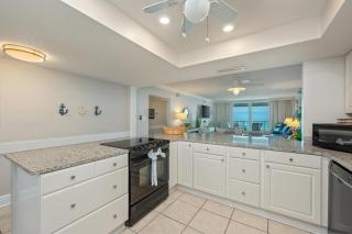 3084- Shoreline Towers - Fall Specials - Free Beach Setup - 4