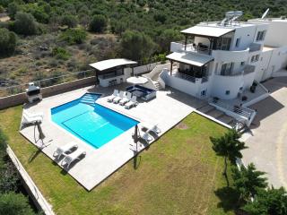 Lucy Lux Villa - Mílatos - 0