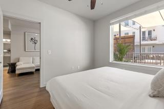 Luxury 2-BR with Poolside Patio - Austin - 8