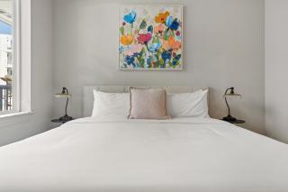 Luxury 2-BR with Poolside Patio - Austin - 9