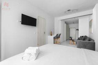 Avenue, Nilie Hospitality MGMT - 1