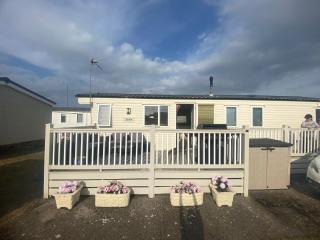 39 Fir Tree Robin Hood Caravan Park - Meliden - 1