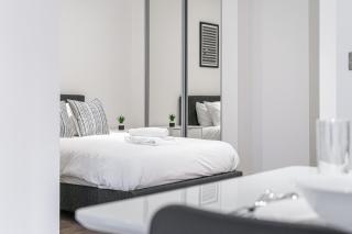 Convenience Studio in Solihull with Parking NEC & Airport - 2